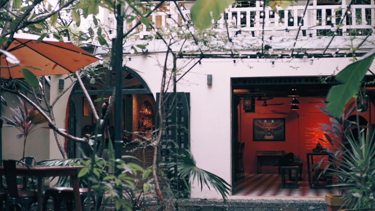 Monkey Republic Kampot Hotel Bagian luar foto