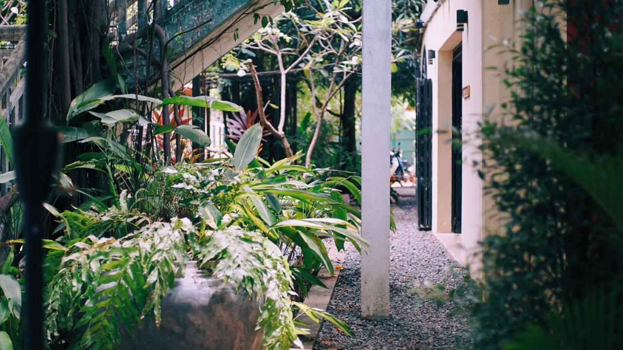 Monkey Republic Kampot Hotel Bagian luar foto
