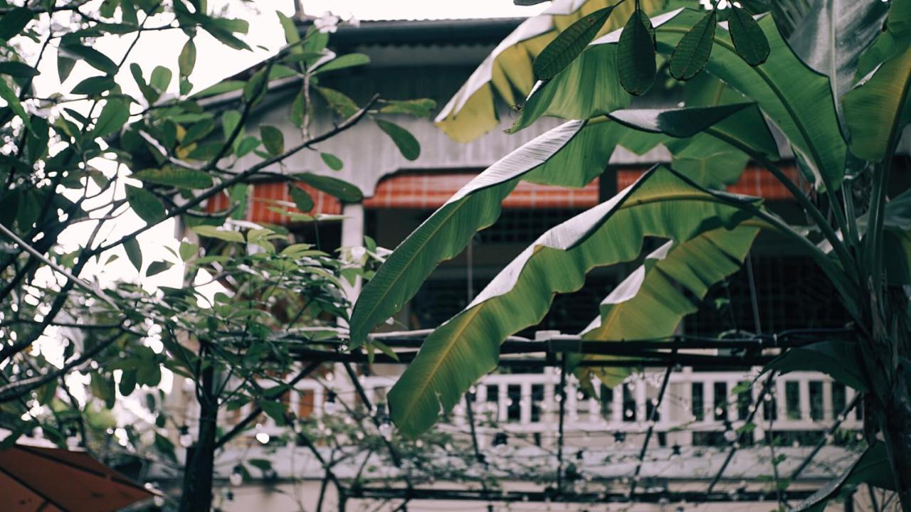 Monkey Republic Kampot Hotel Bagian luar foto
