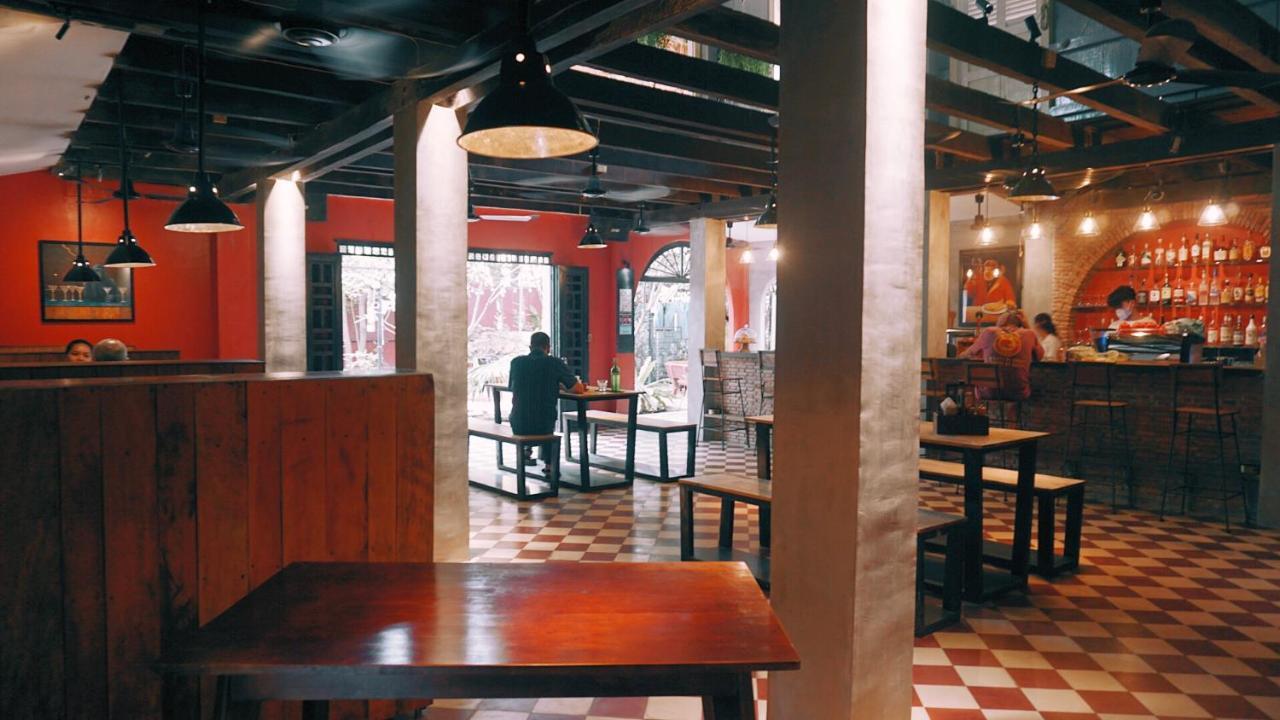 Monkey Republic Kampot Hotel Bagian luar foto