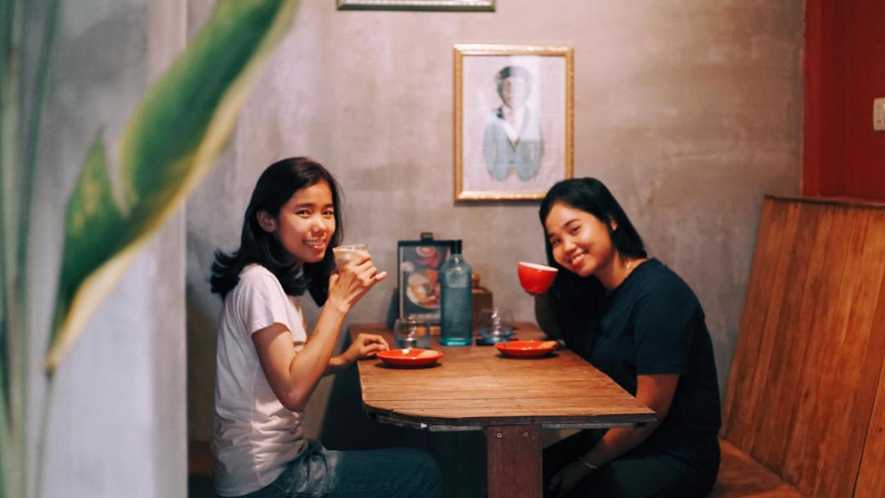 Monkey Republic Kampot Hotel Bagian luar foto